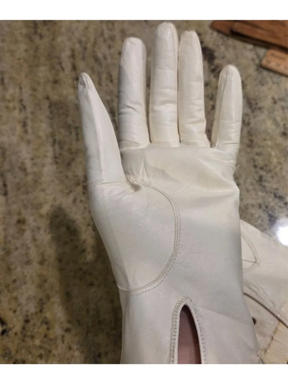 New! Vintage Women's Size M/L Cream Leather Formal Gloves Italy Buckle Accent